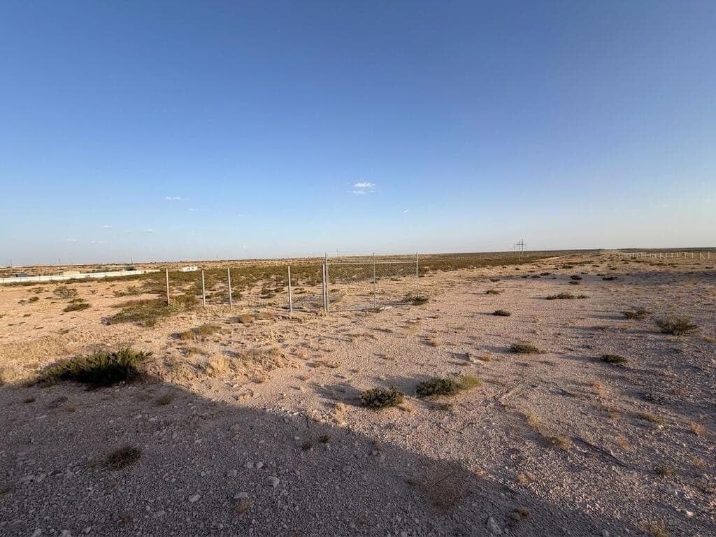 2 acres in Crane County