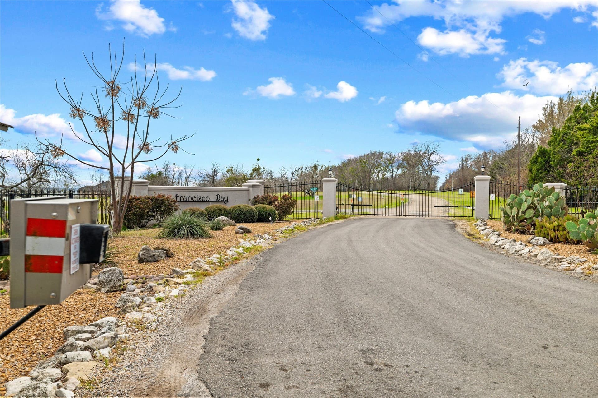 1.14 acres in Navarro County - photo 32