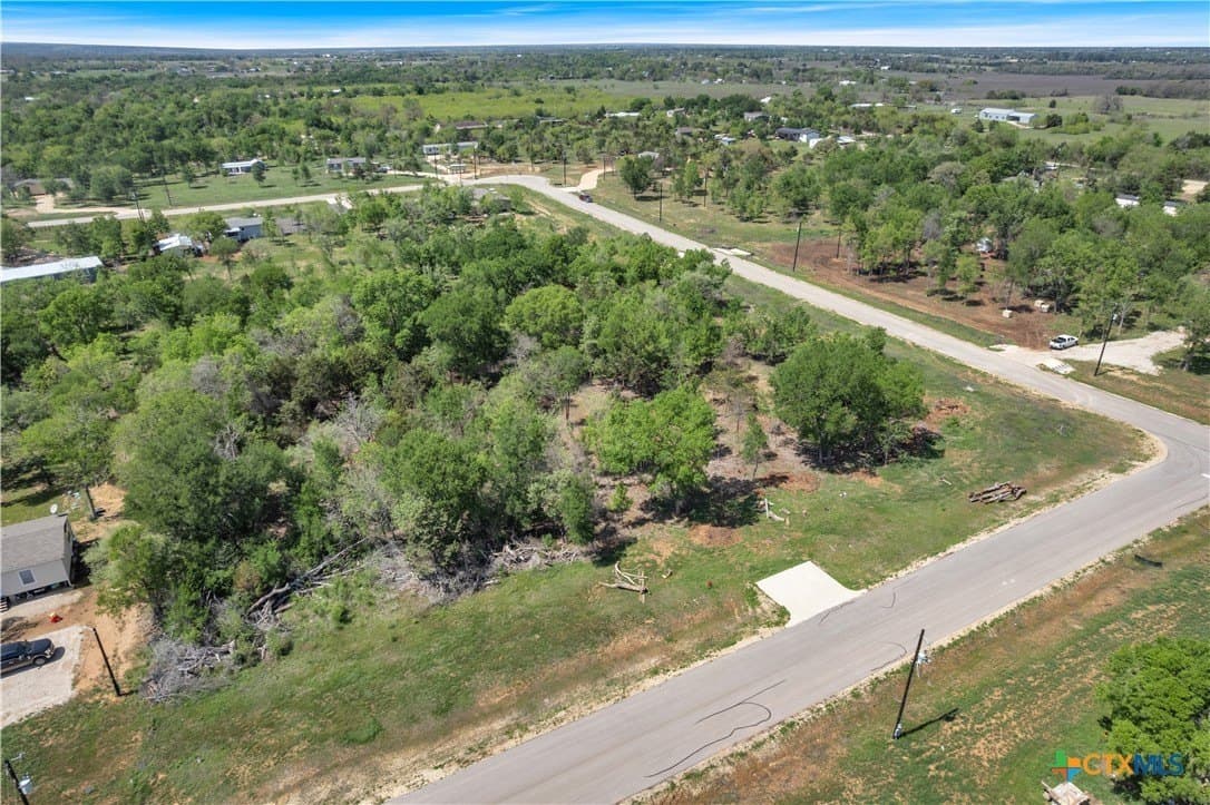 1.42 acres in Bastrop County gallery image 4