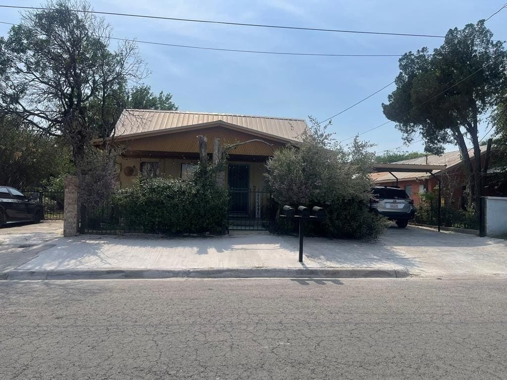 7,500 acres in Maverick County