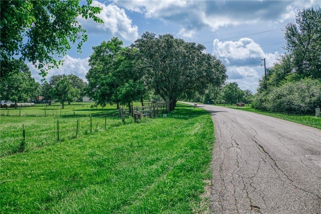 4.35 acres in MONTGOMERY County - photo 3