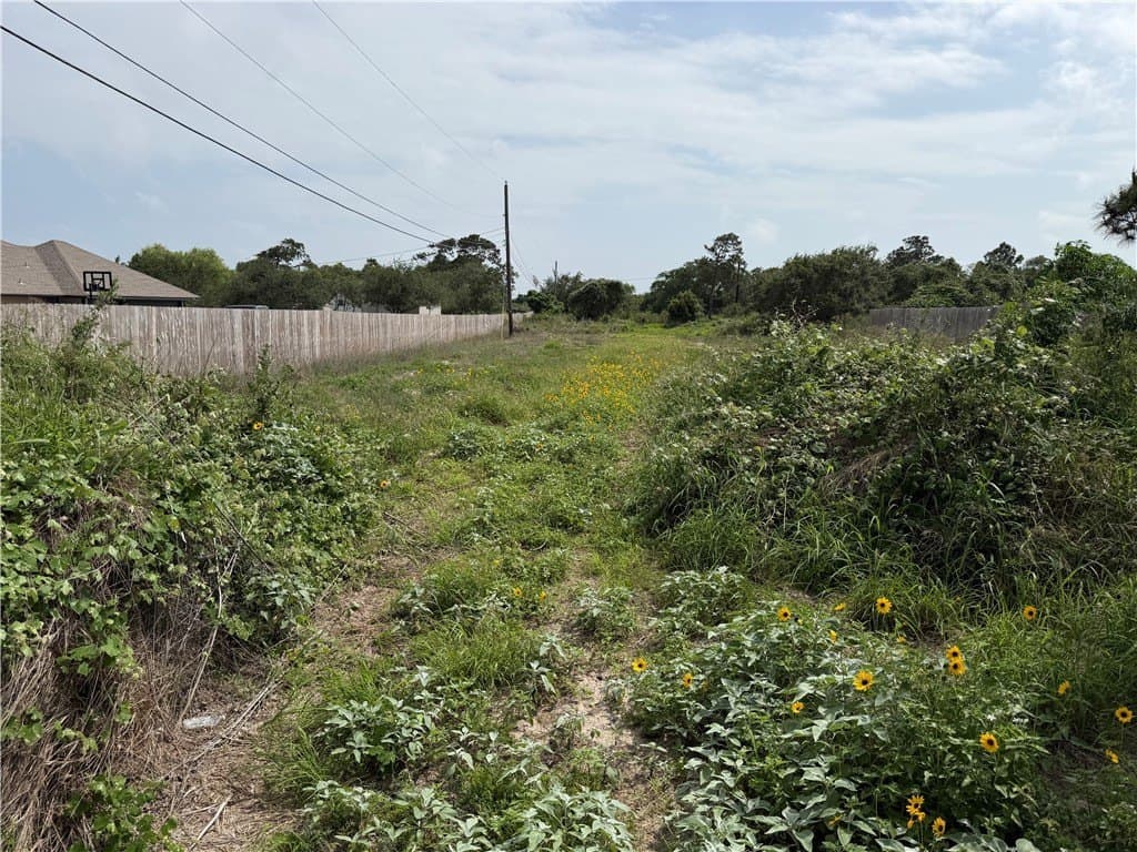 1.95 acres in Nueces County gallery image 2