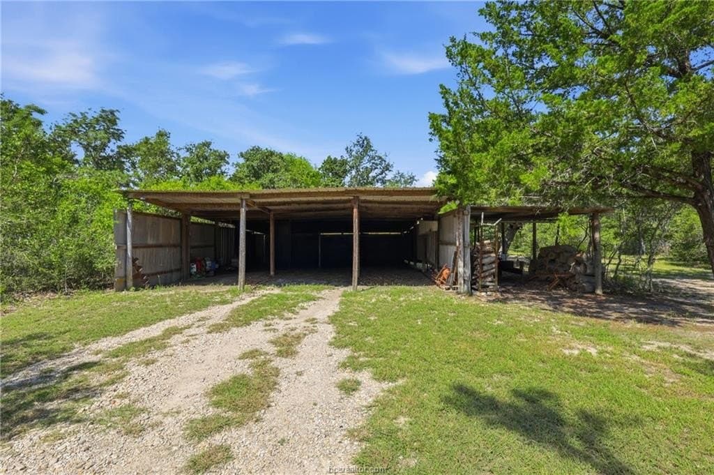 1 acres in Burleson County - photo 16