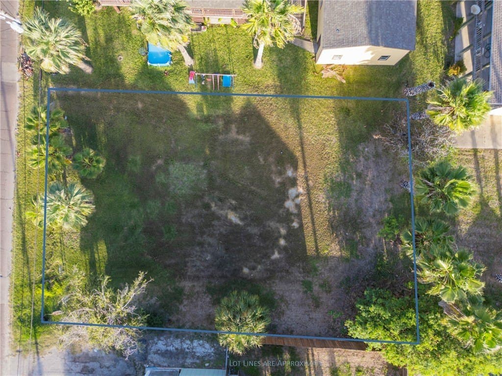 0.14 acres in Nueces County - photo 8