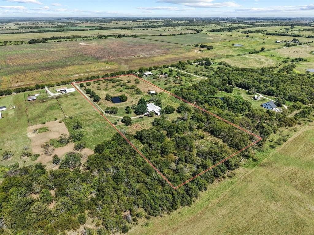 10 acres in Grayson County featured view