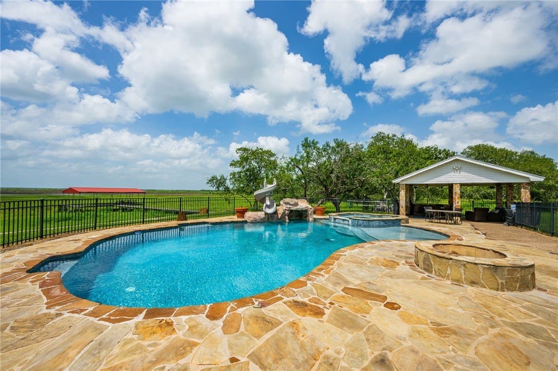 10.09 acres in San Patricio County - photo 10