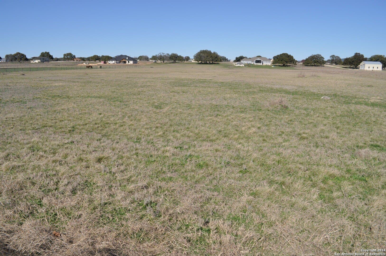 4.02 acres in Bandera County gallery image 4