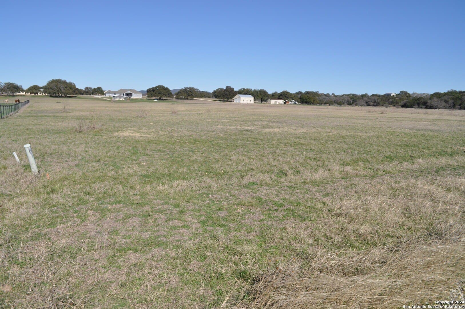 4.02 acres in Bandera County gallery image 2