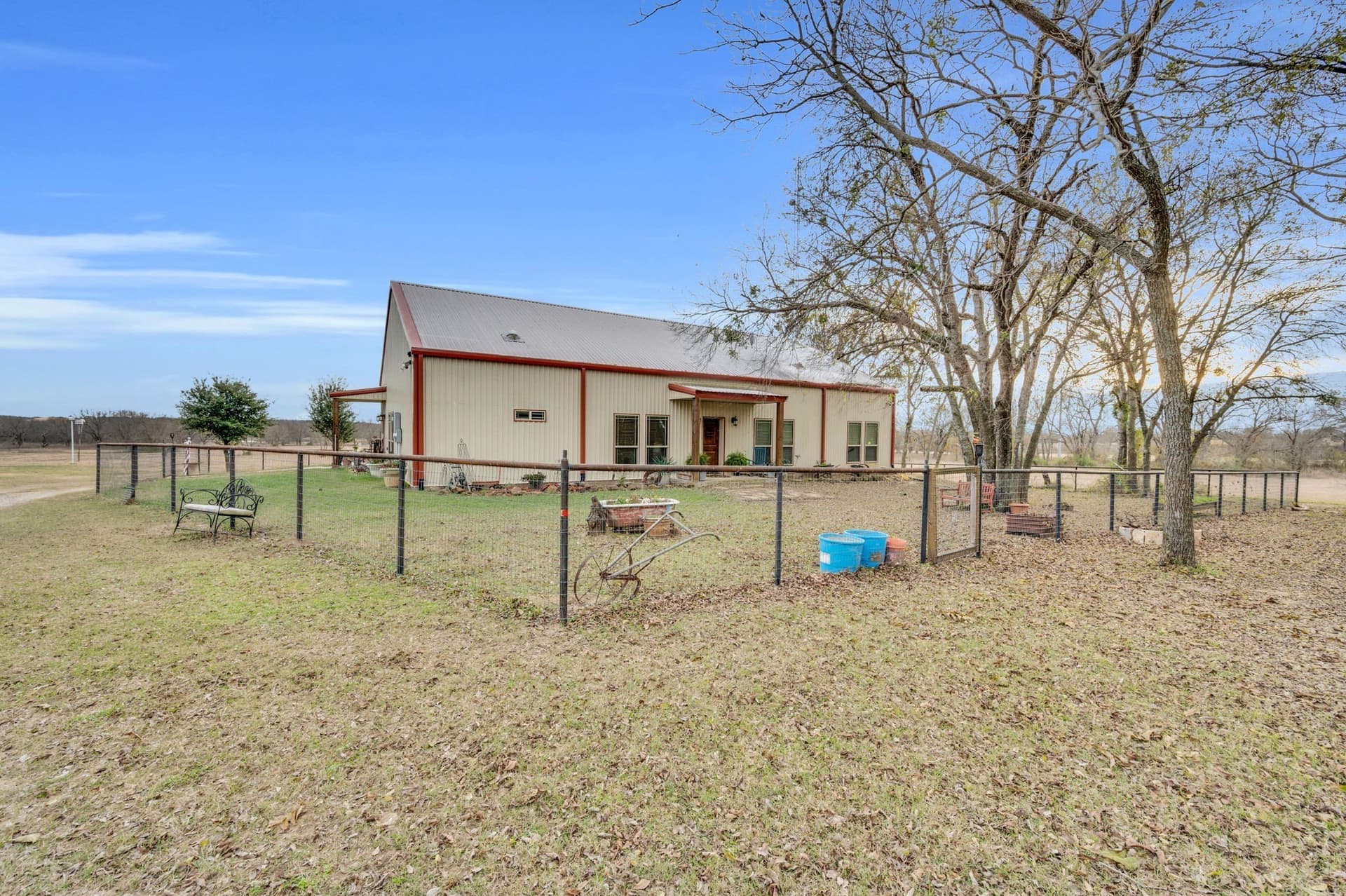 102.62 acres in Ellis County - photo 34