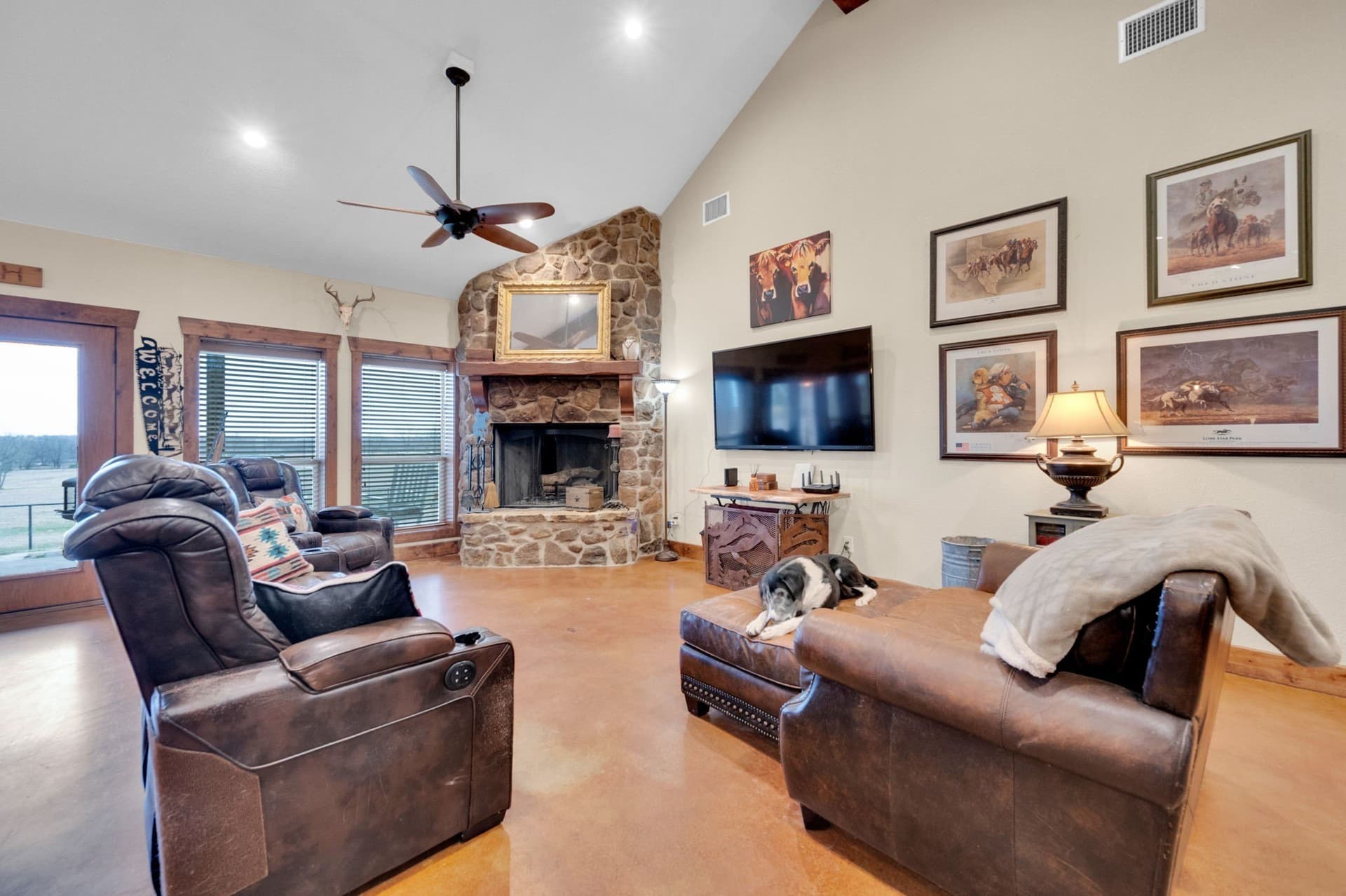 102.62 acres in Ellis County - photo 4