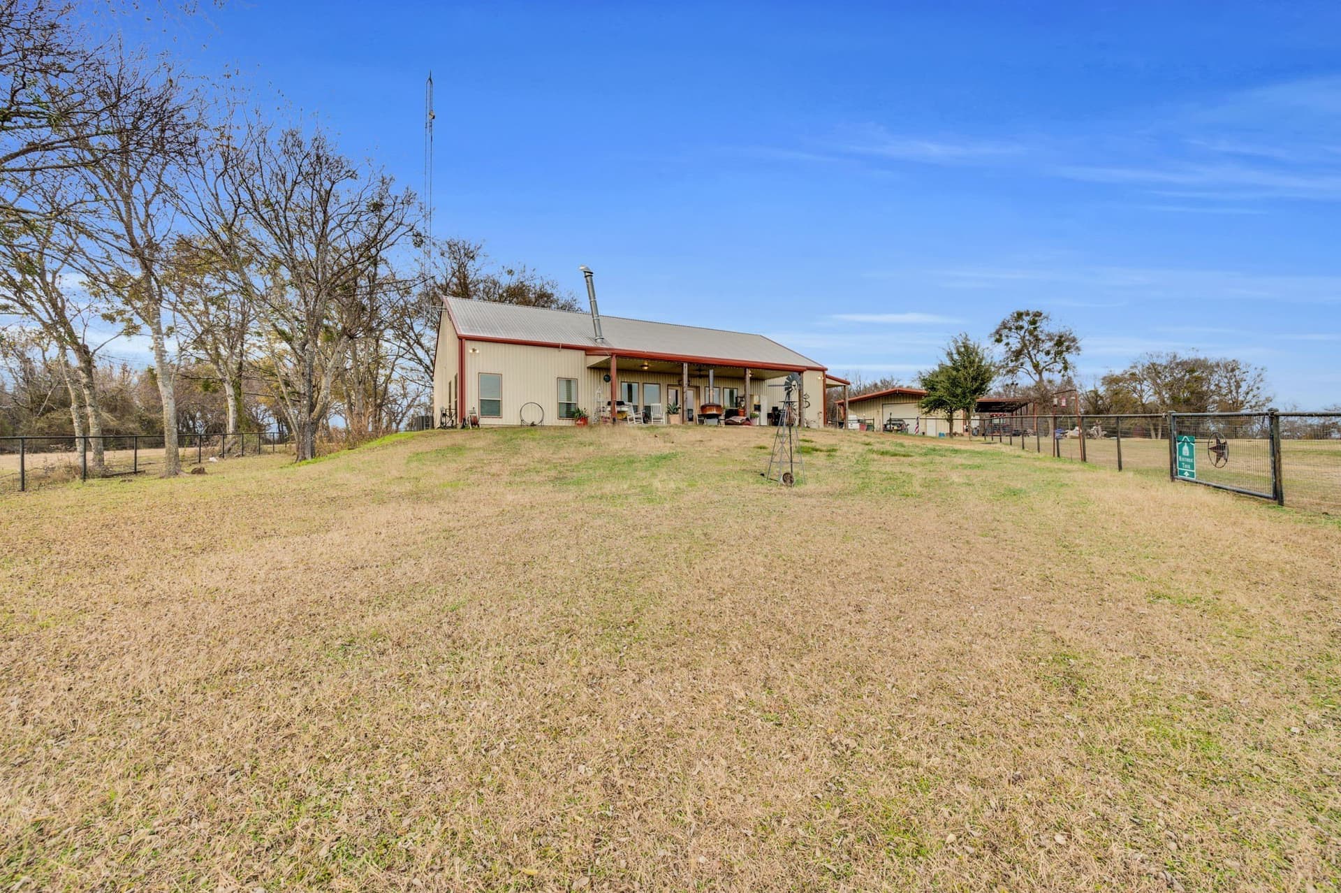 102.62 acres in Ellis County - photo 32