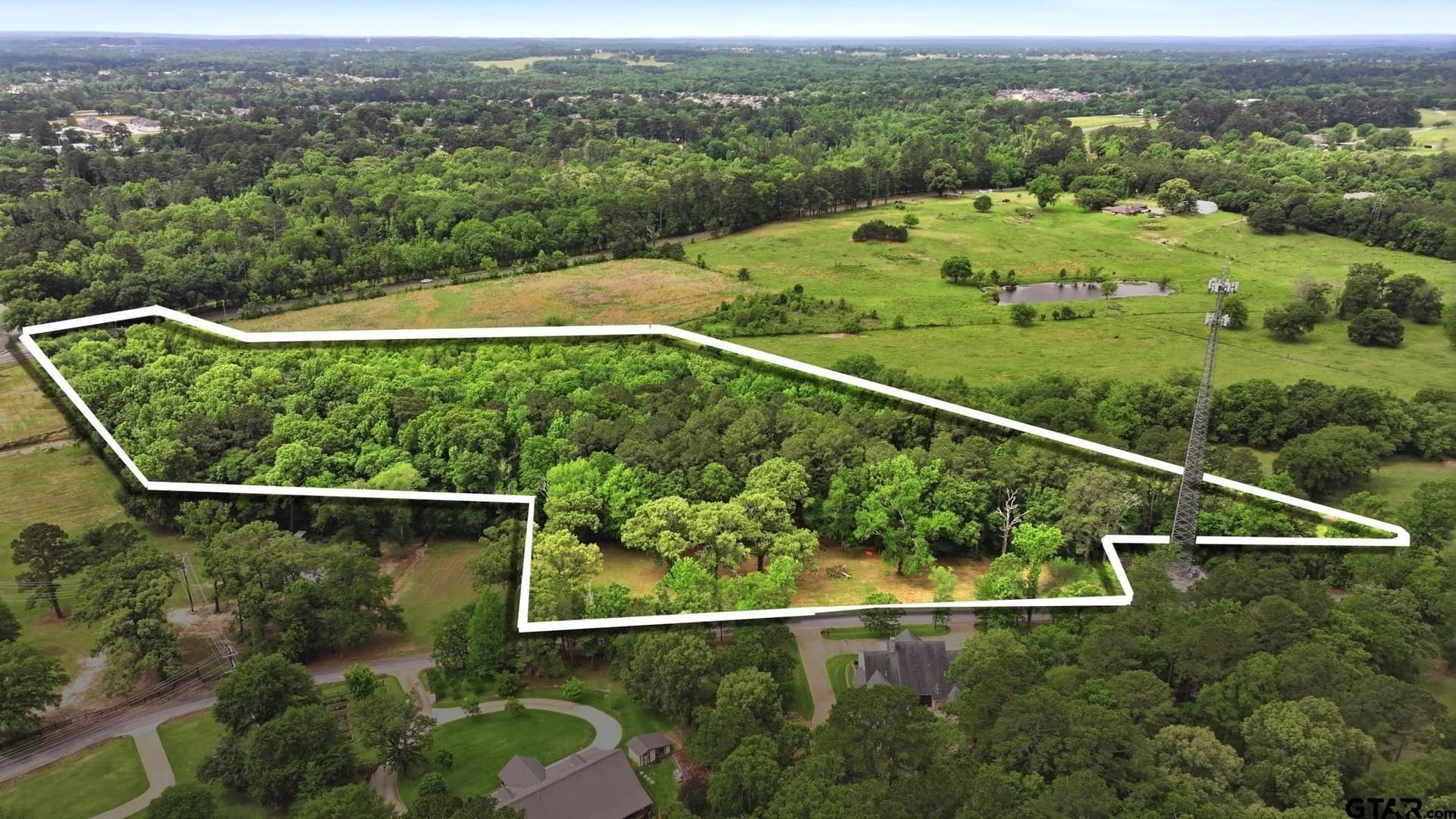 13.69 acres in Smith County
