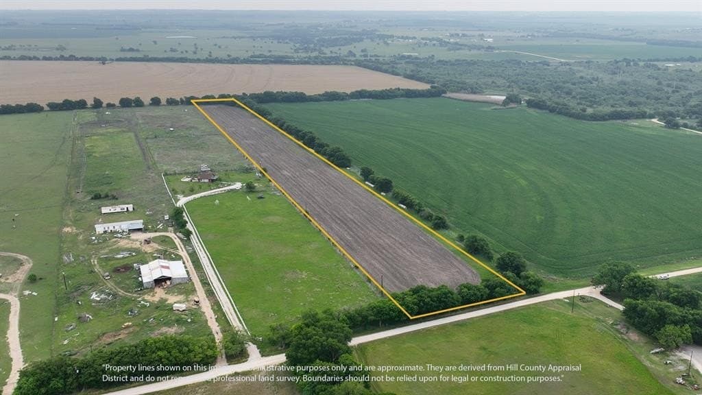 10 acres in Hill County