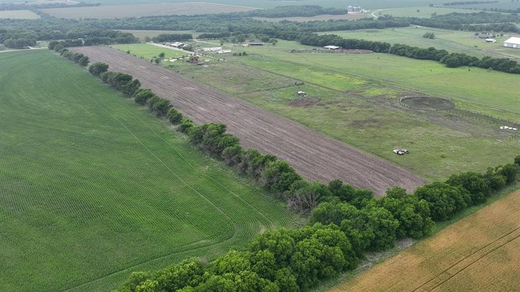 10 acres in Hill County featured view