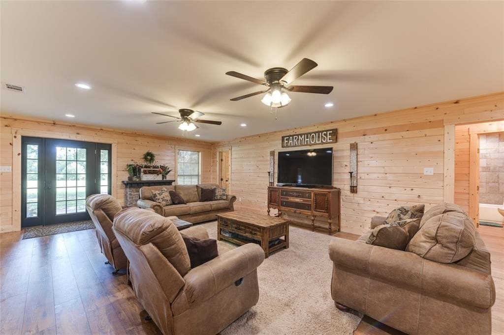 83 acres in Henderson County gallery image 3