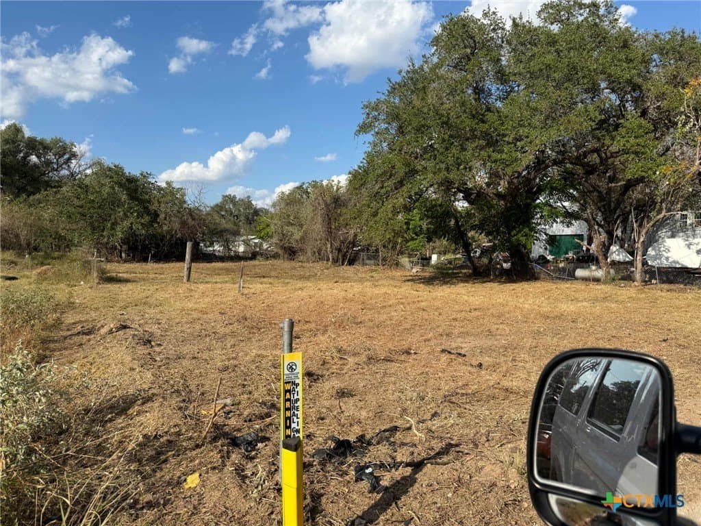 0.62 acres in DeWitt County gallery image 2