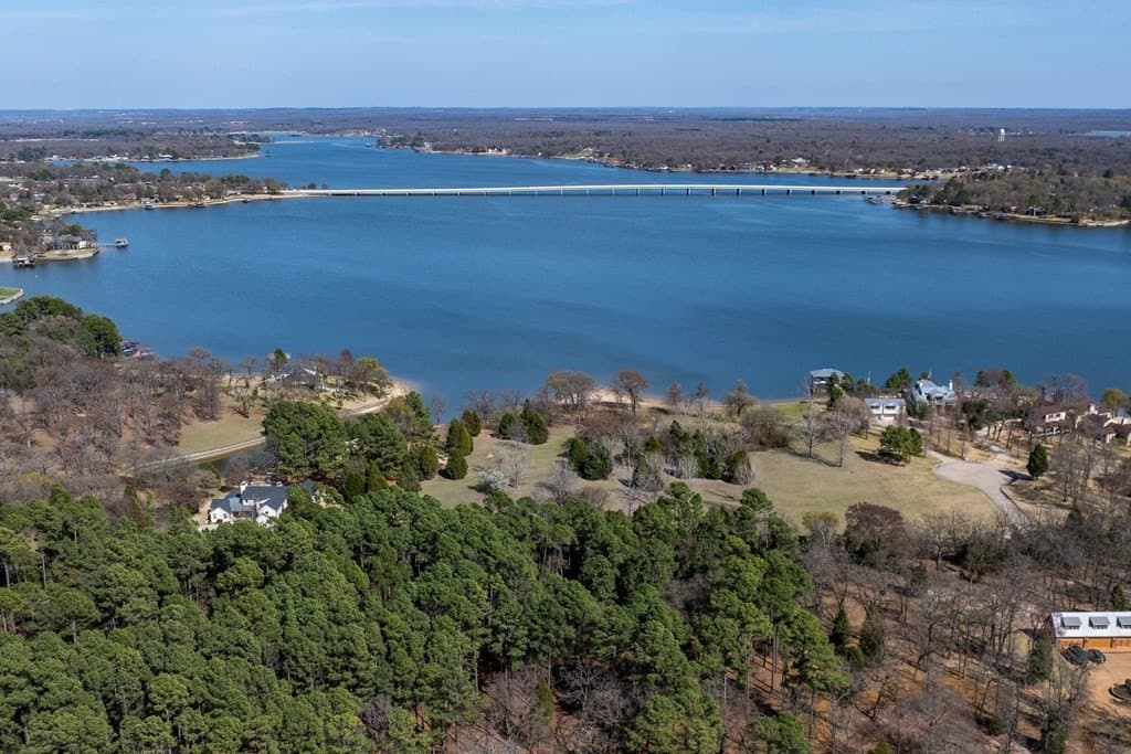 1.62 acres in Henderson County gallery image 3