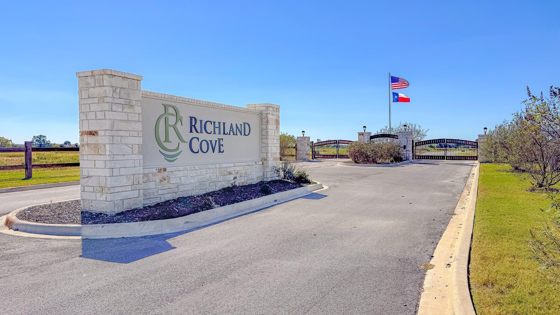 1.32 acres in Navarro County - photo 34