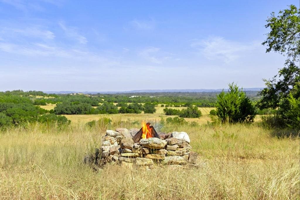 7.22 acres in Blanco County