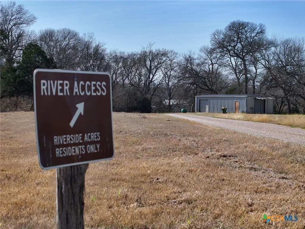 2.2 acres in Hill County gallery image 4