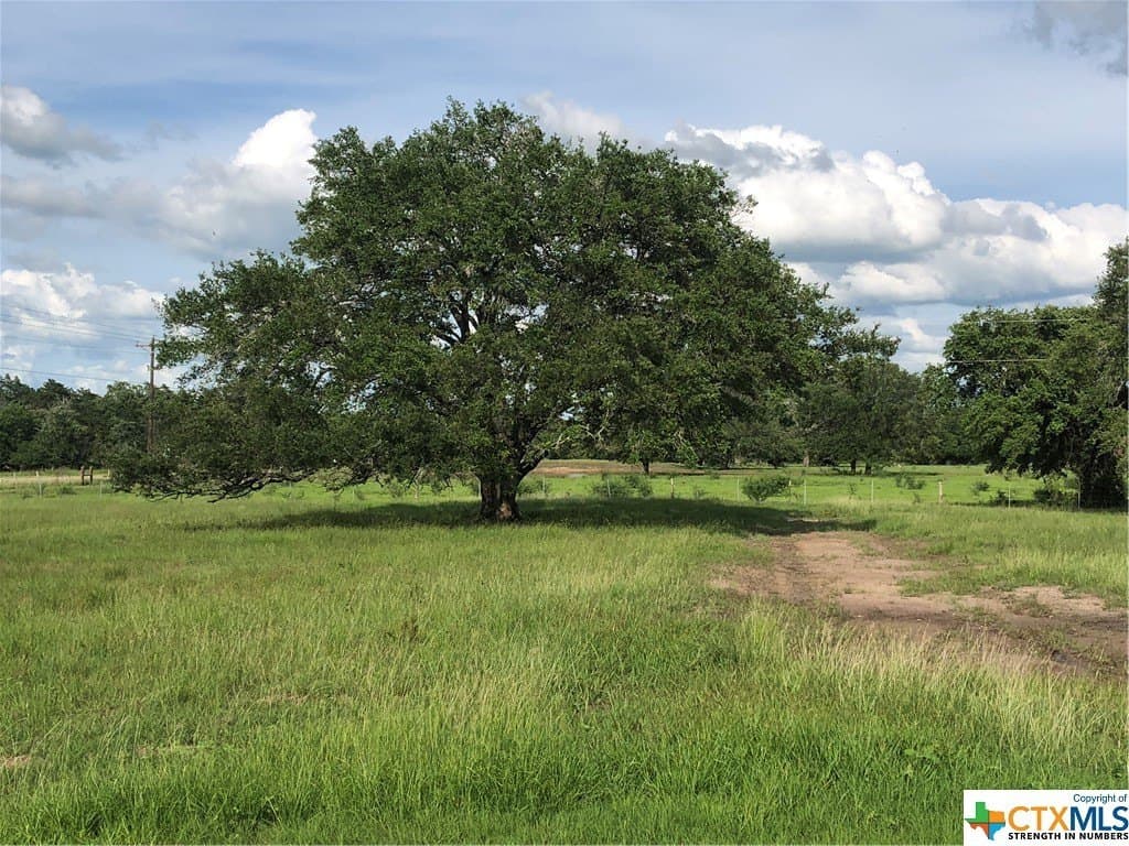 1.04 acres in Lavaca County featured view