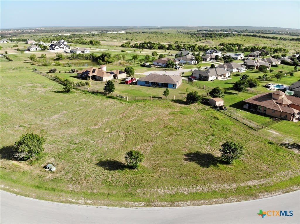 0.65 acres in Hays County gallery image 4