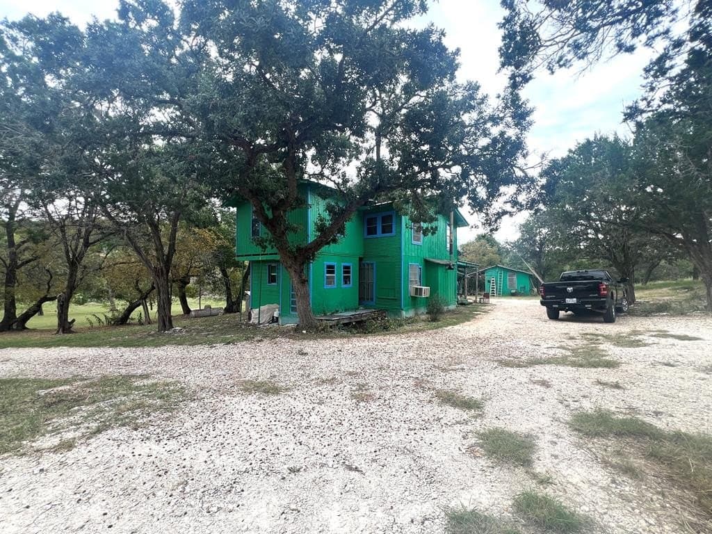 10 acres in Kerr County