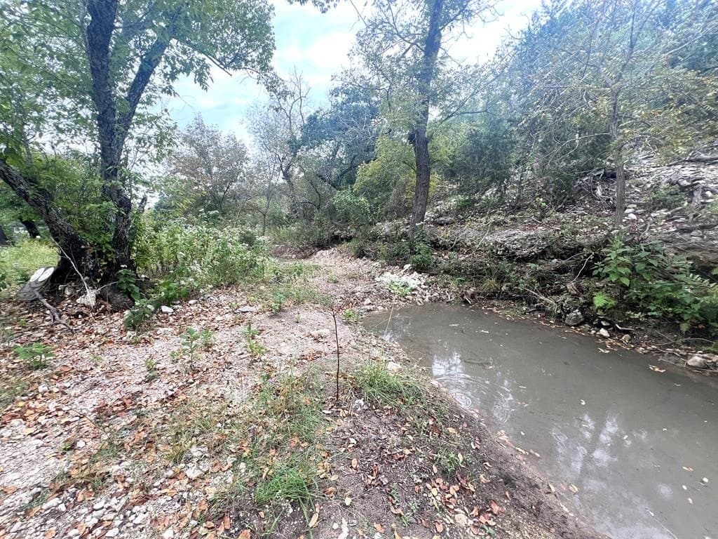 10 acres in Kerr County - photo 5