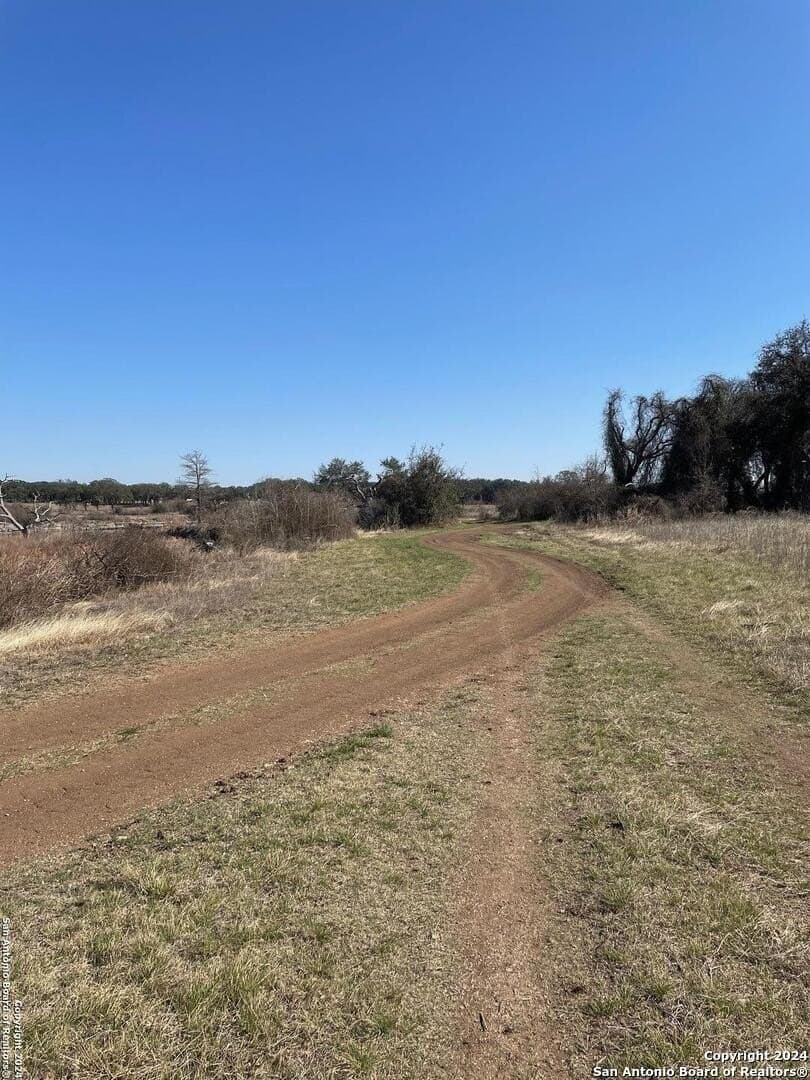 3.28 acres in Comal County gallery image 2
