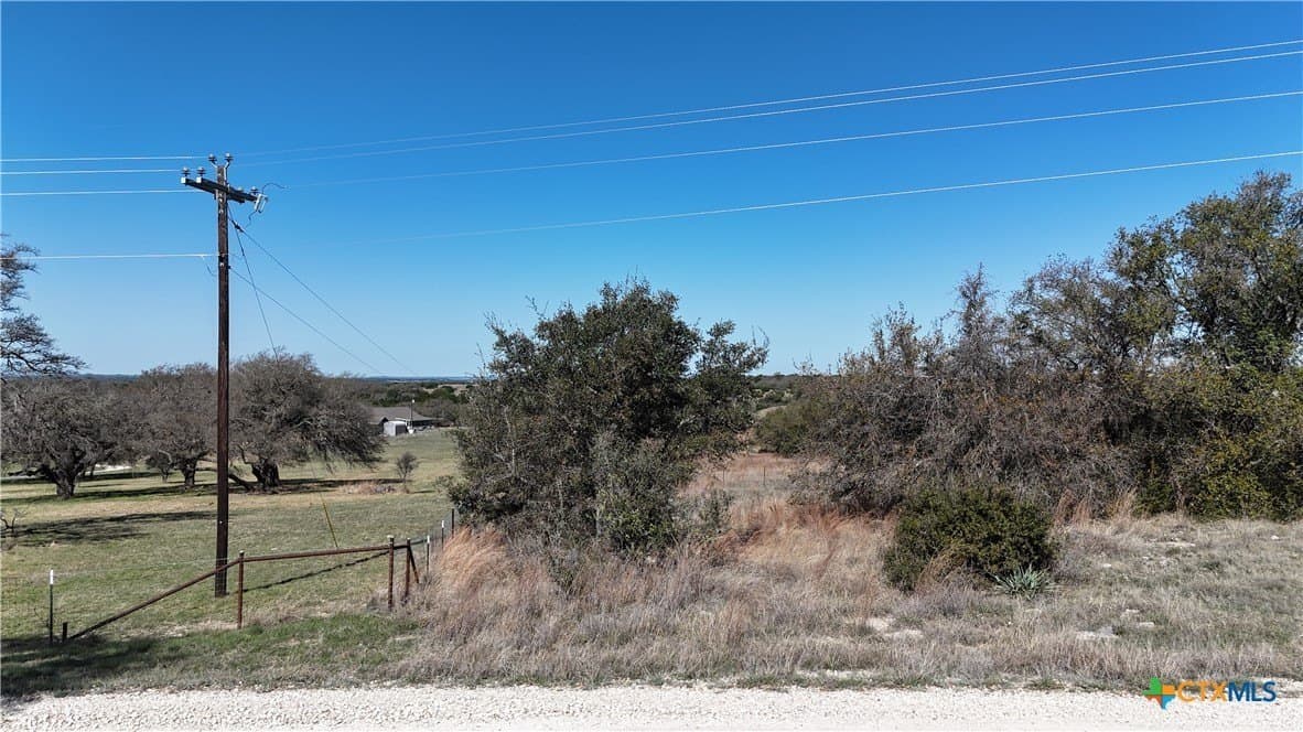 10.35 acres in Lampasas County