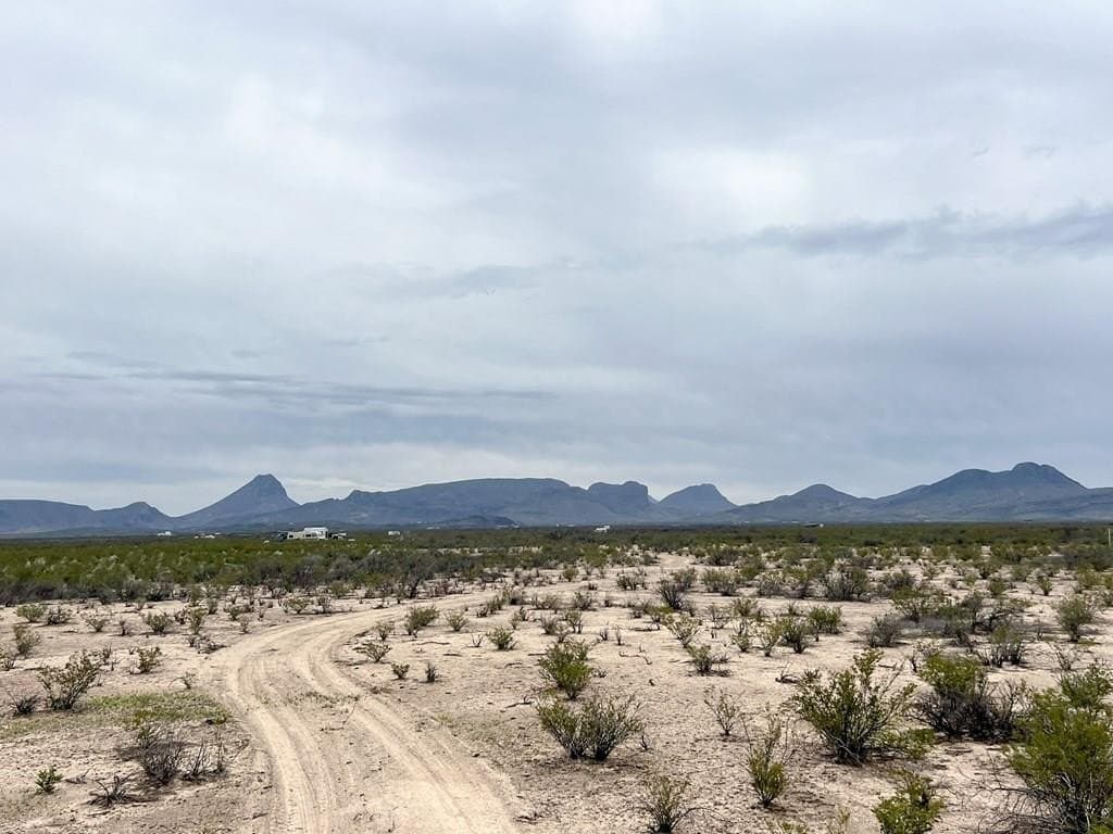 5 acres in Brewster County
