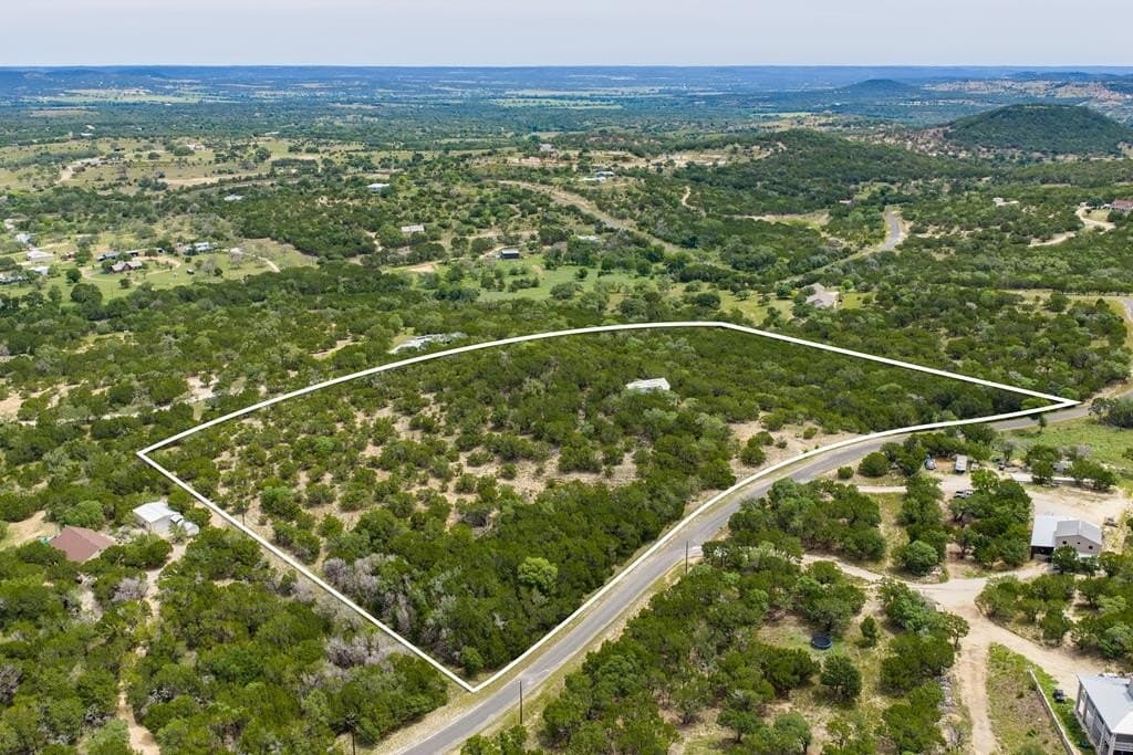 9.98 acres in Kerr County