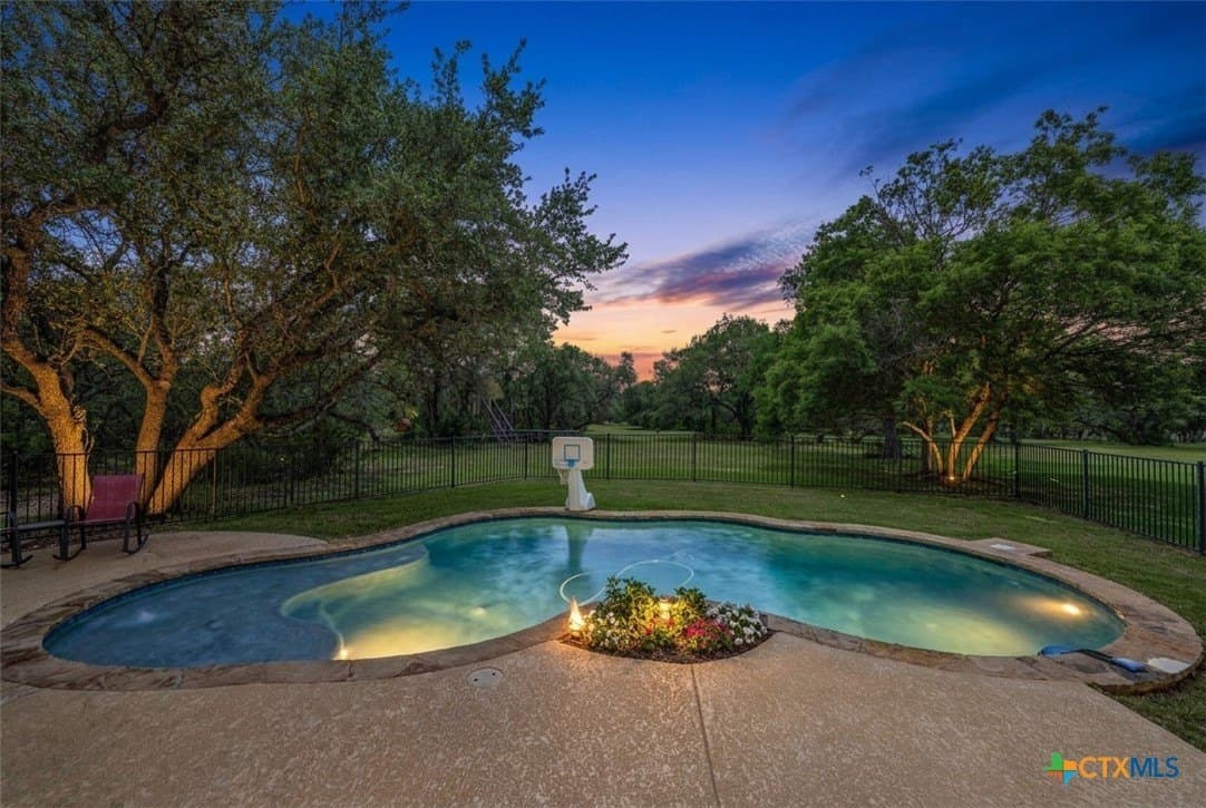 10.1 acres in Williamson County gallery image 3