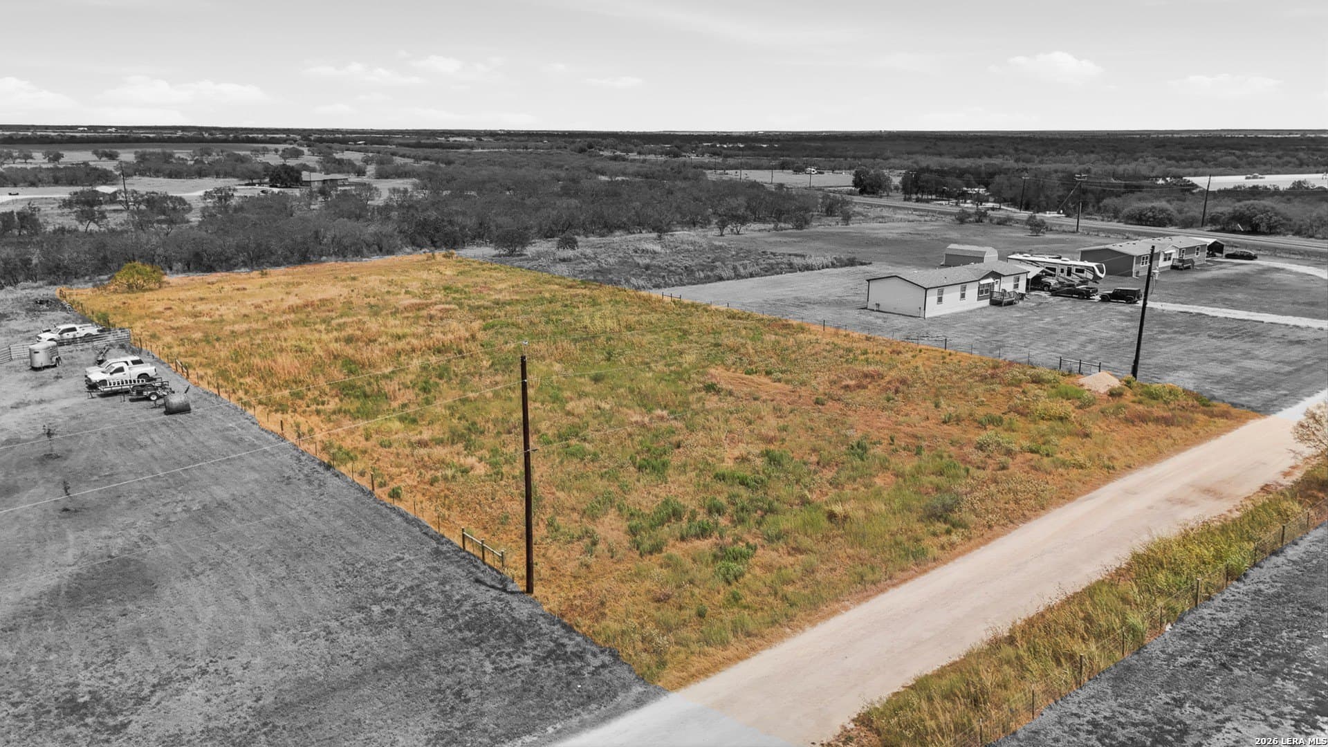 2 acres in Gonzales County