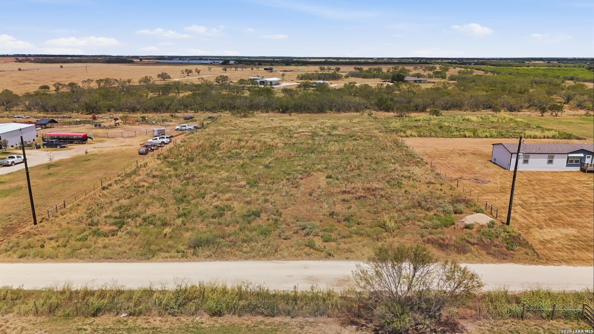 2 acres in Gonzales County - photo 3