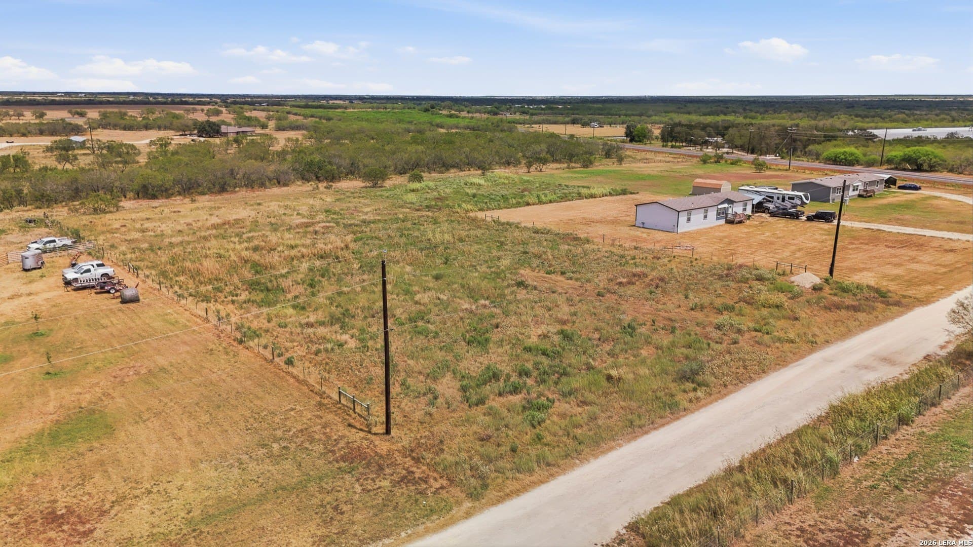 2 acres in Gonzales County - photo 2