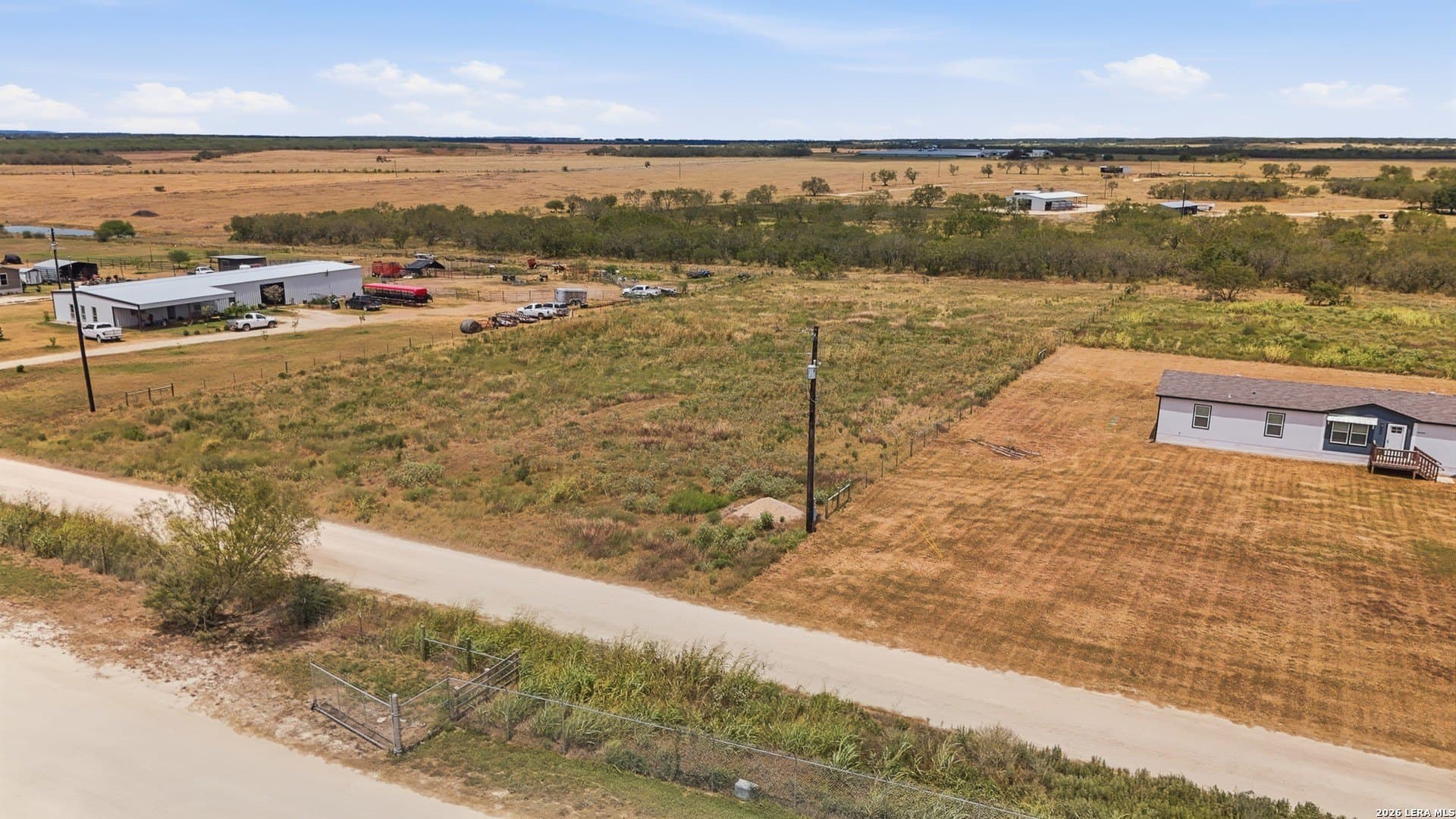 2 acres in Gonzales County - photo 4