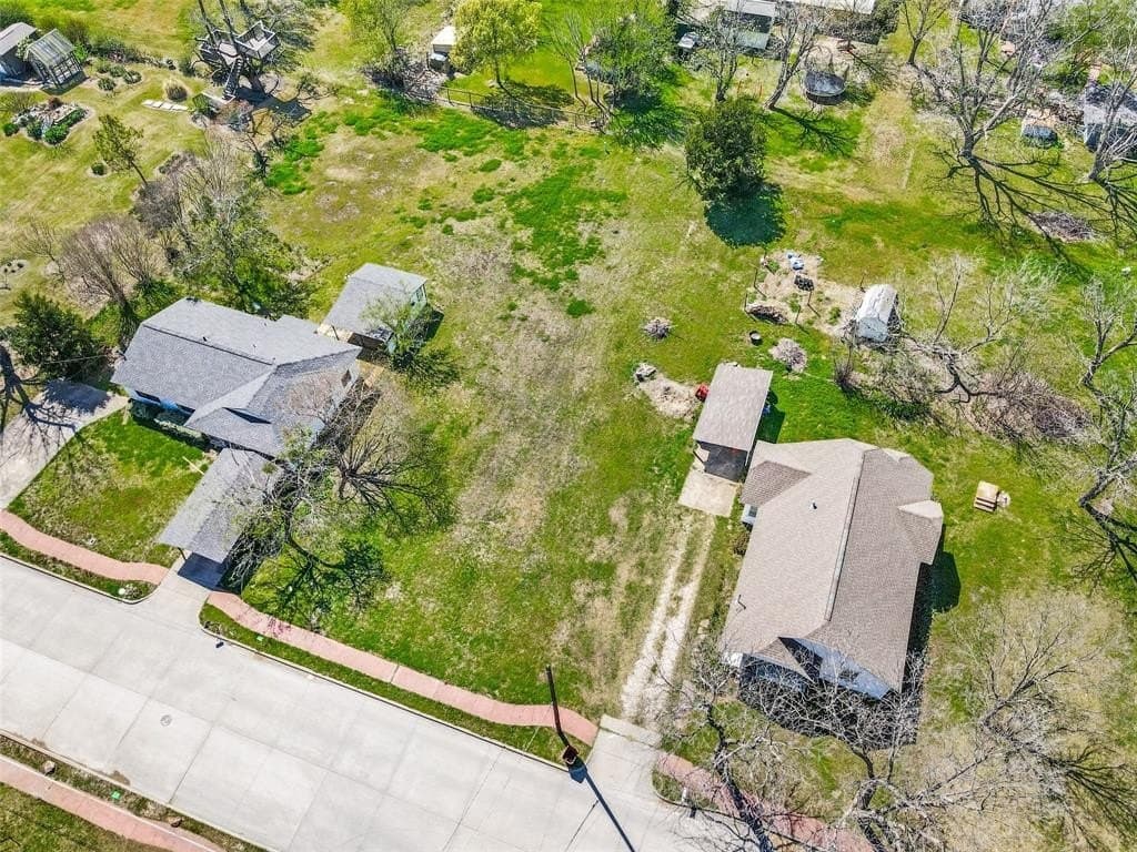 0.32 acres in Collin County gallery image 3