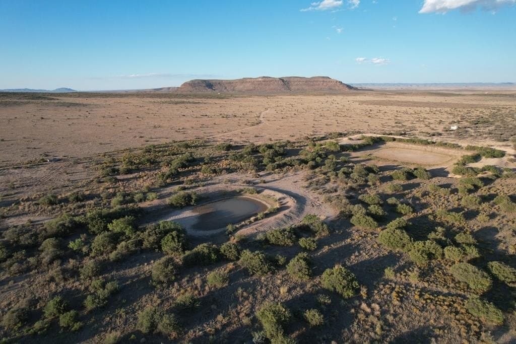 20.01 acres in Hudspeth County