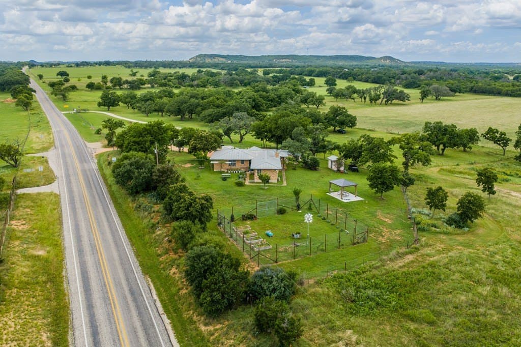 52.23 acres in Gillespie County - photo 8