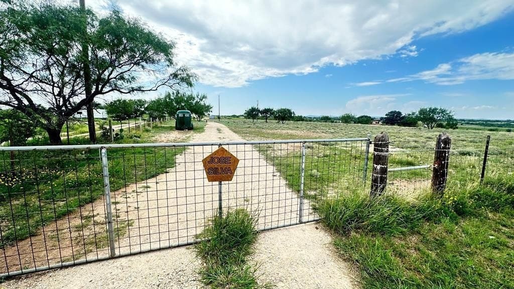 10 acres in Tom Green County