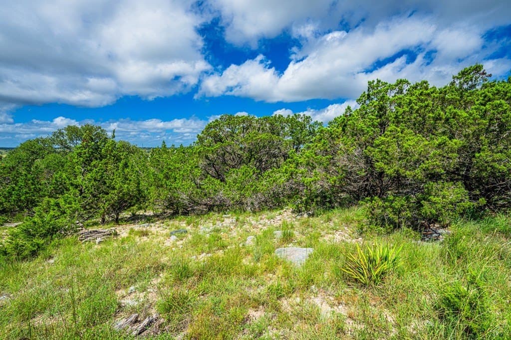 1.21 acres in Kerr County gallery image 3