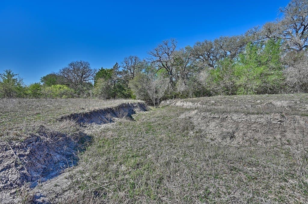 107 acres in Gonzales County - photo 9