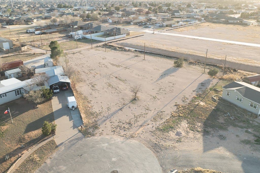 0.91 acres in Midland County gallery image 2