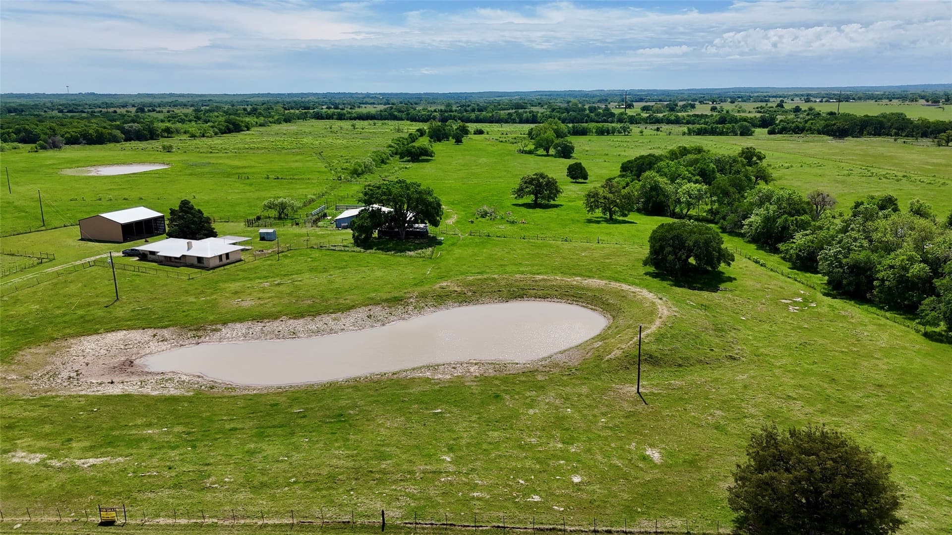 137.39 acres in Navarro County