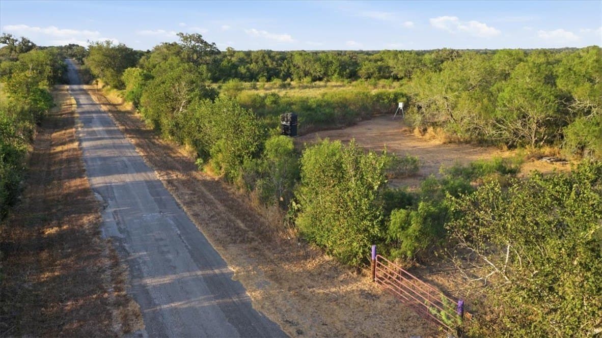 10 acres in Bee County - photo 32