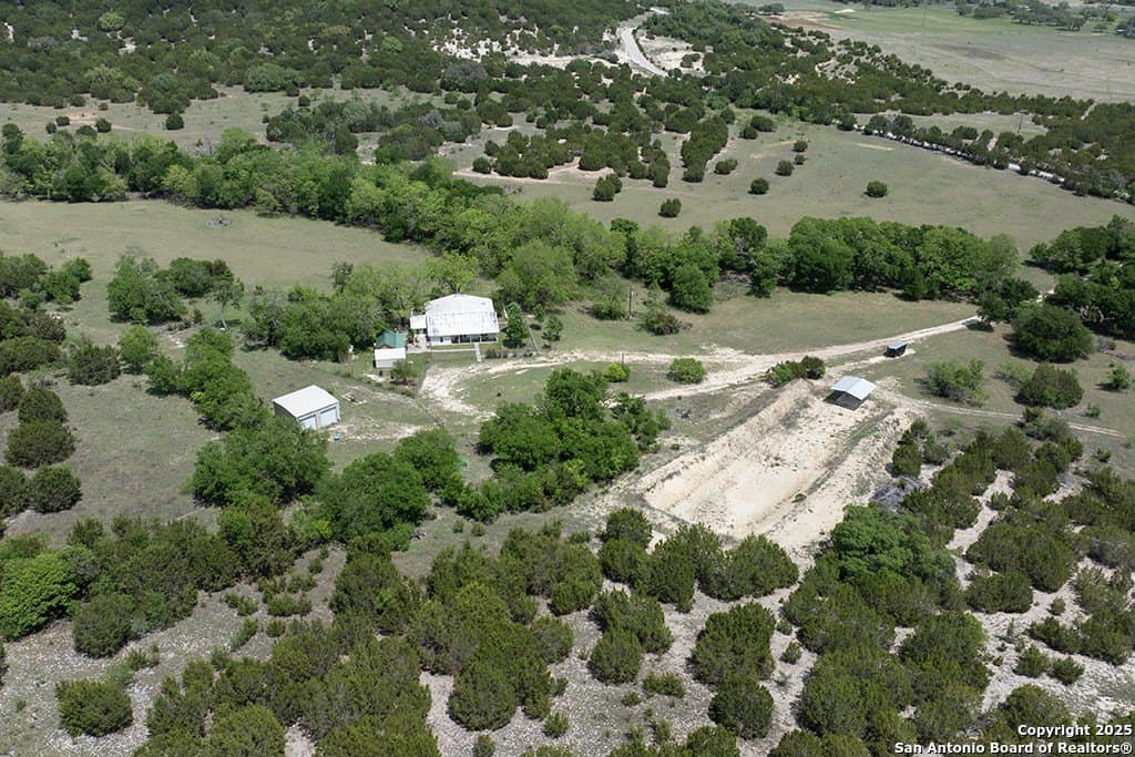 289 acres in Lampasas County