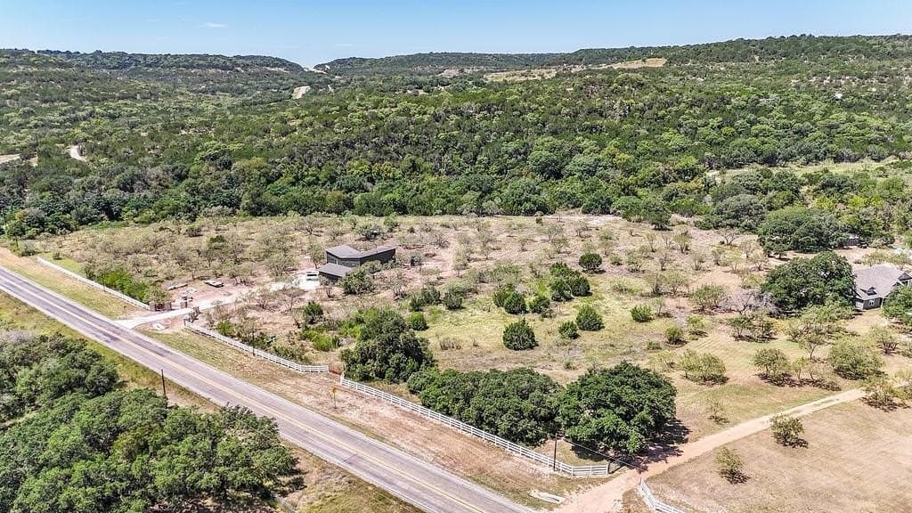 3.94 acres in Burnet County gallery image 3