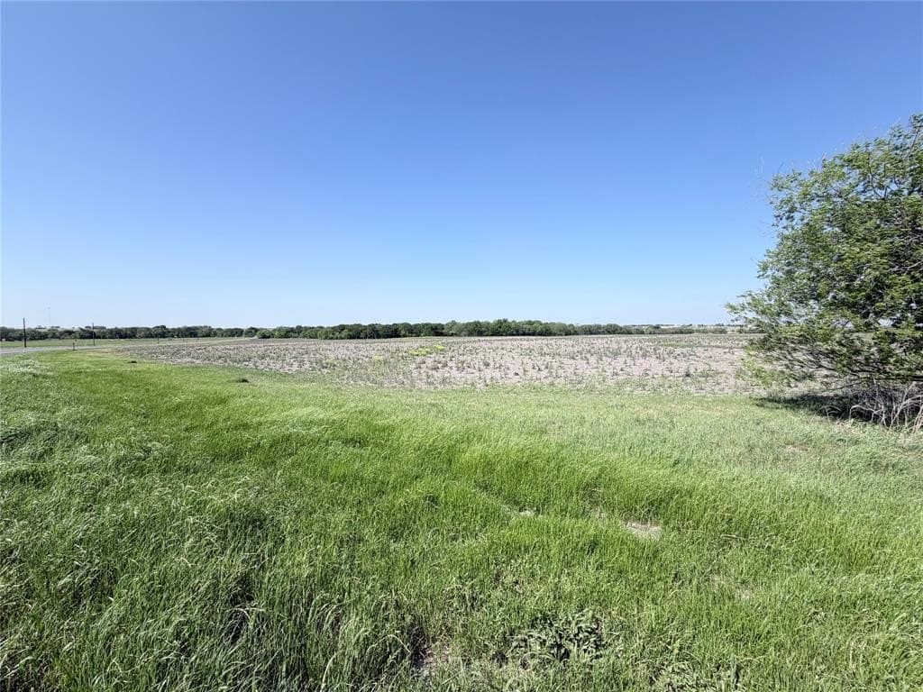 10 acres in Hill County