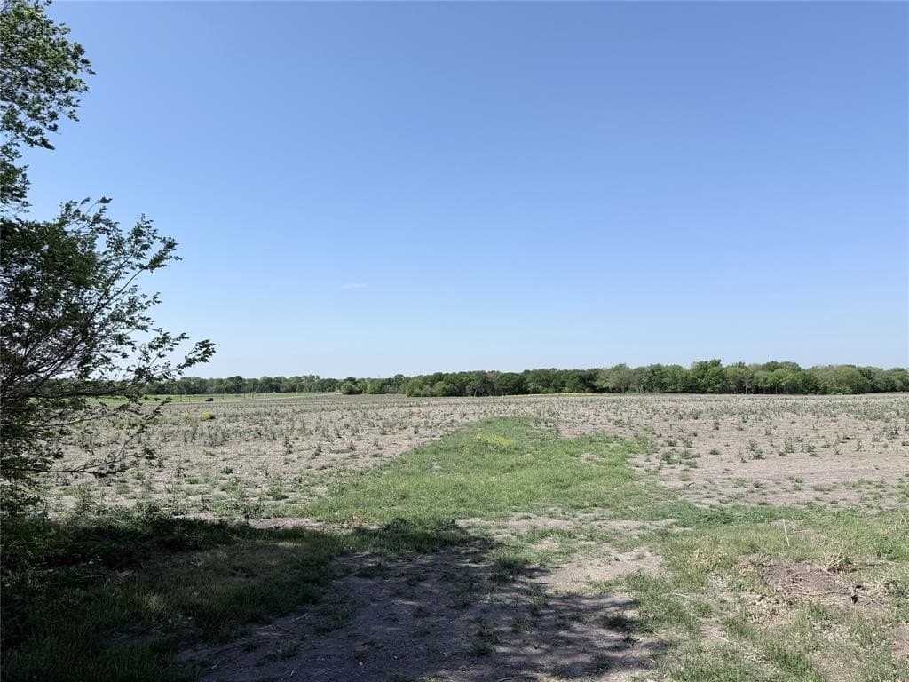 10 acres in Hill County gallery image 2